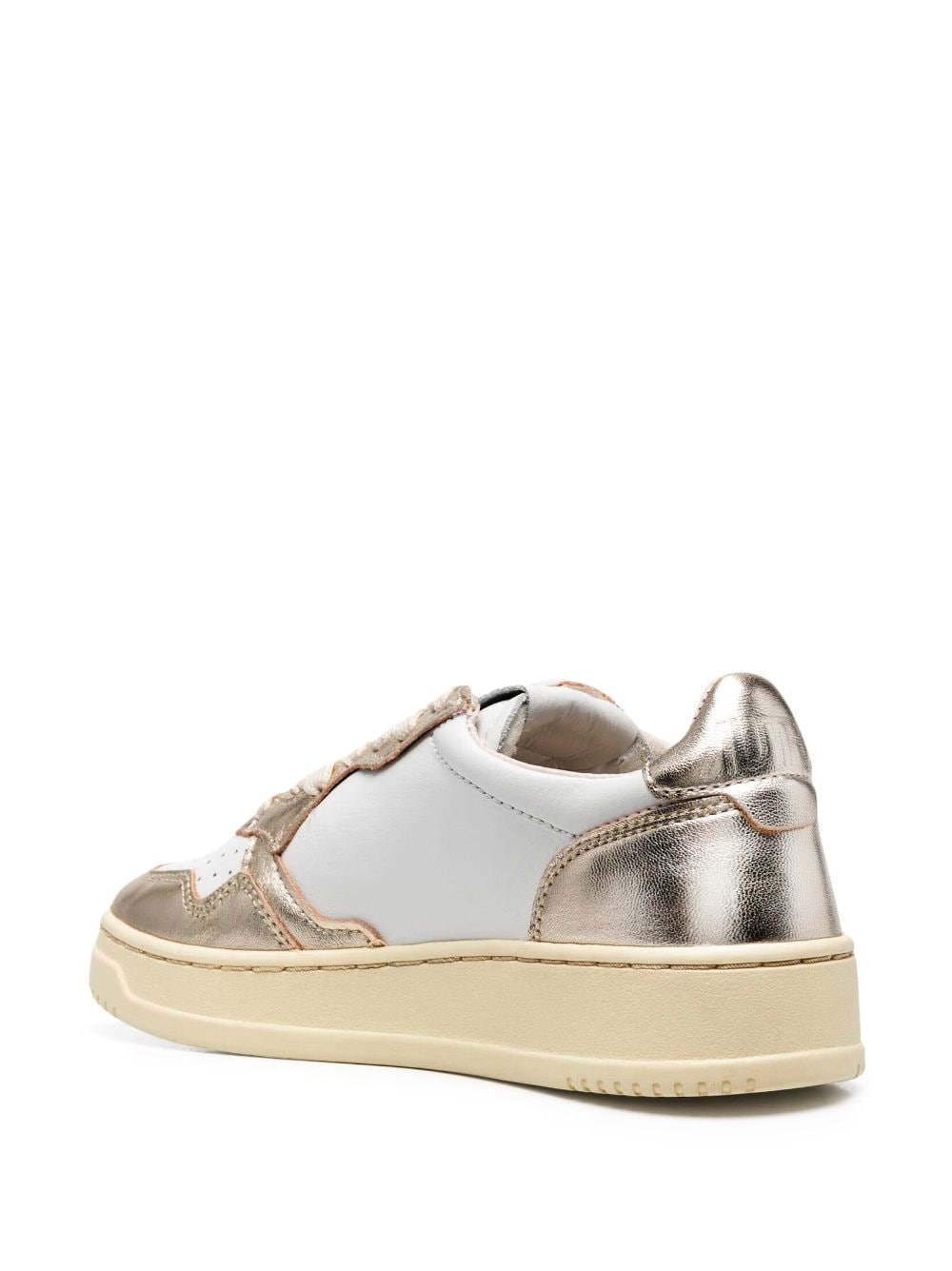 Medalist low leather sneakers
