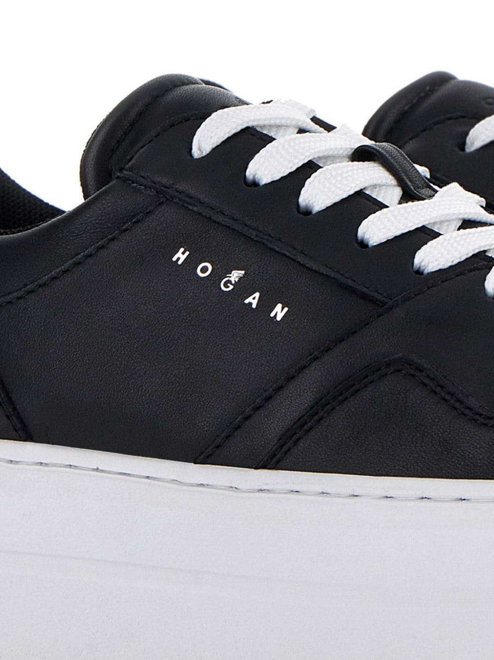 H670 leather sneakers