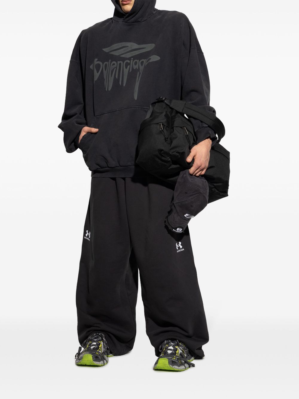 3xl sneakers