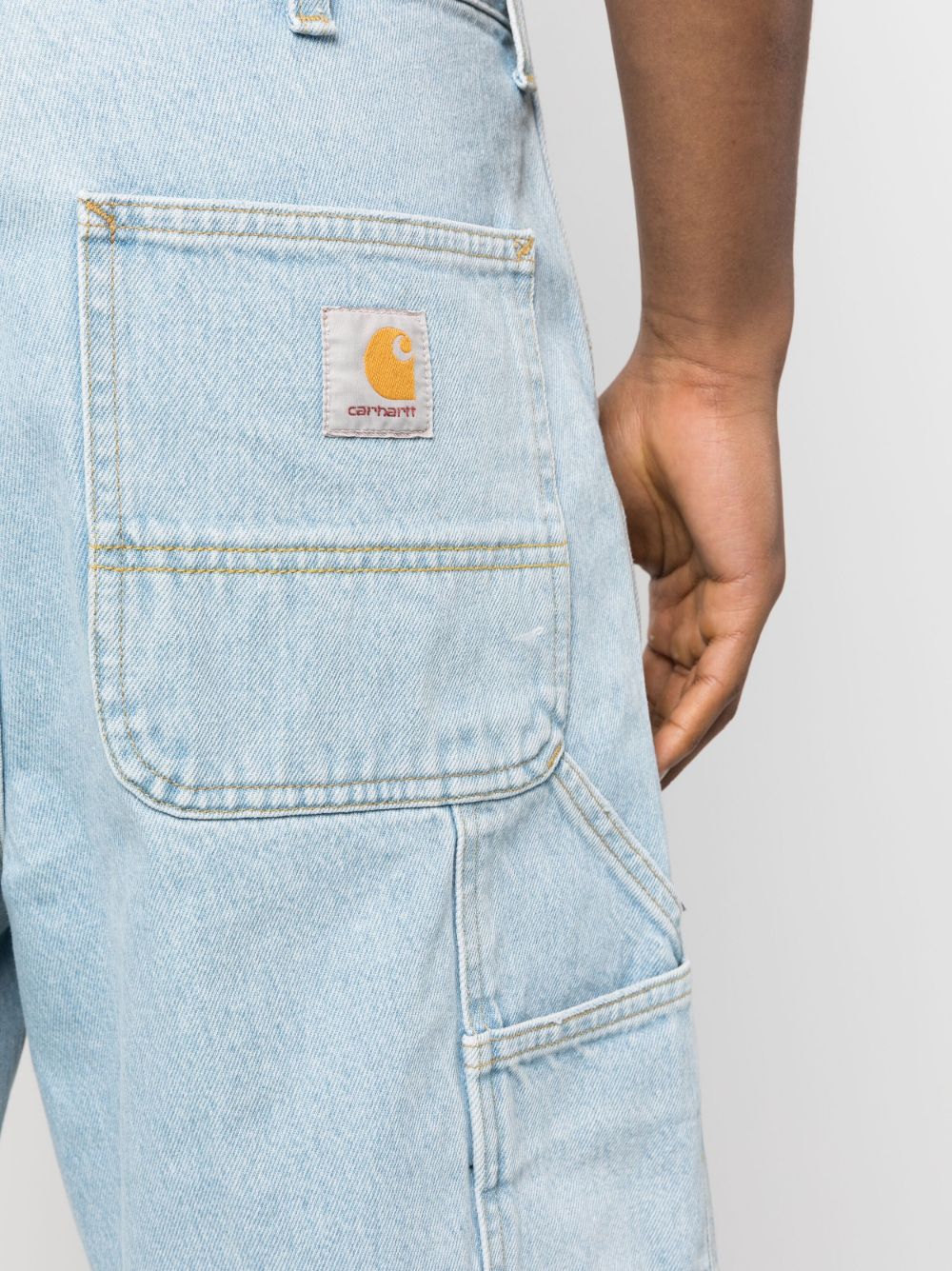 Single knee denim jeans