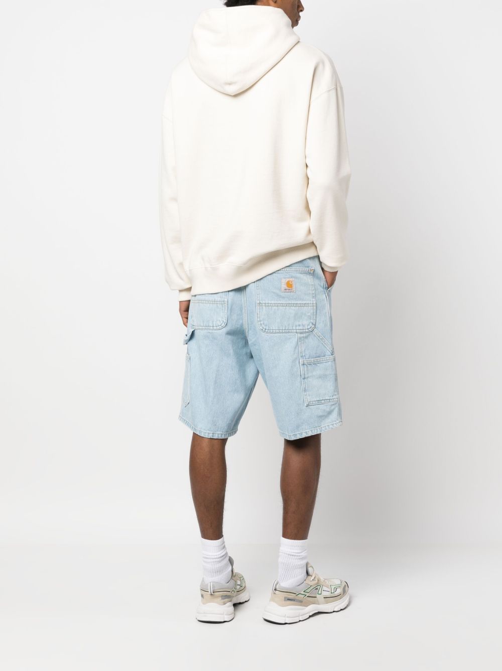 Single knee denim jeans