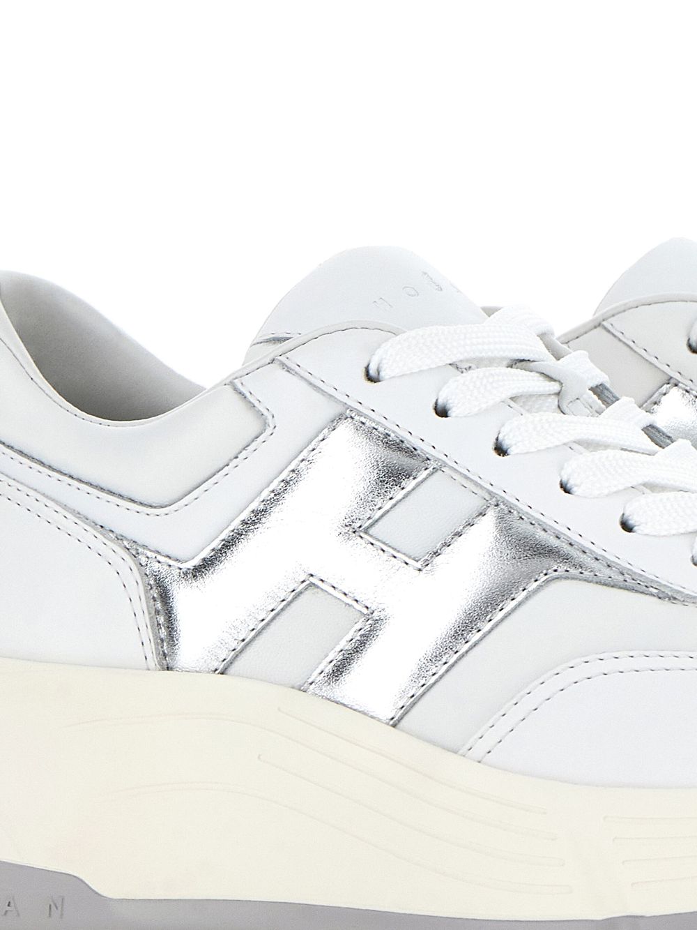 Hi-fi leather sneakers