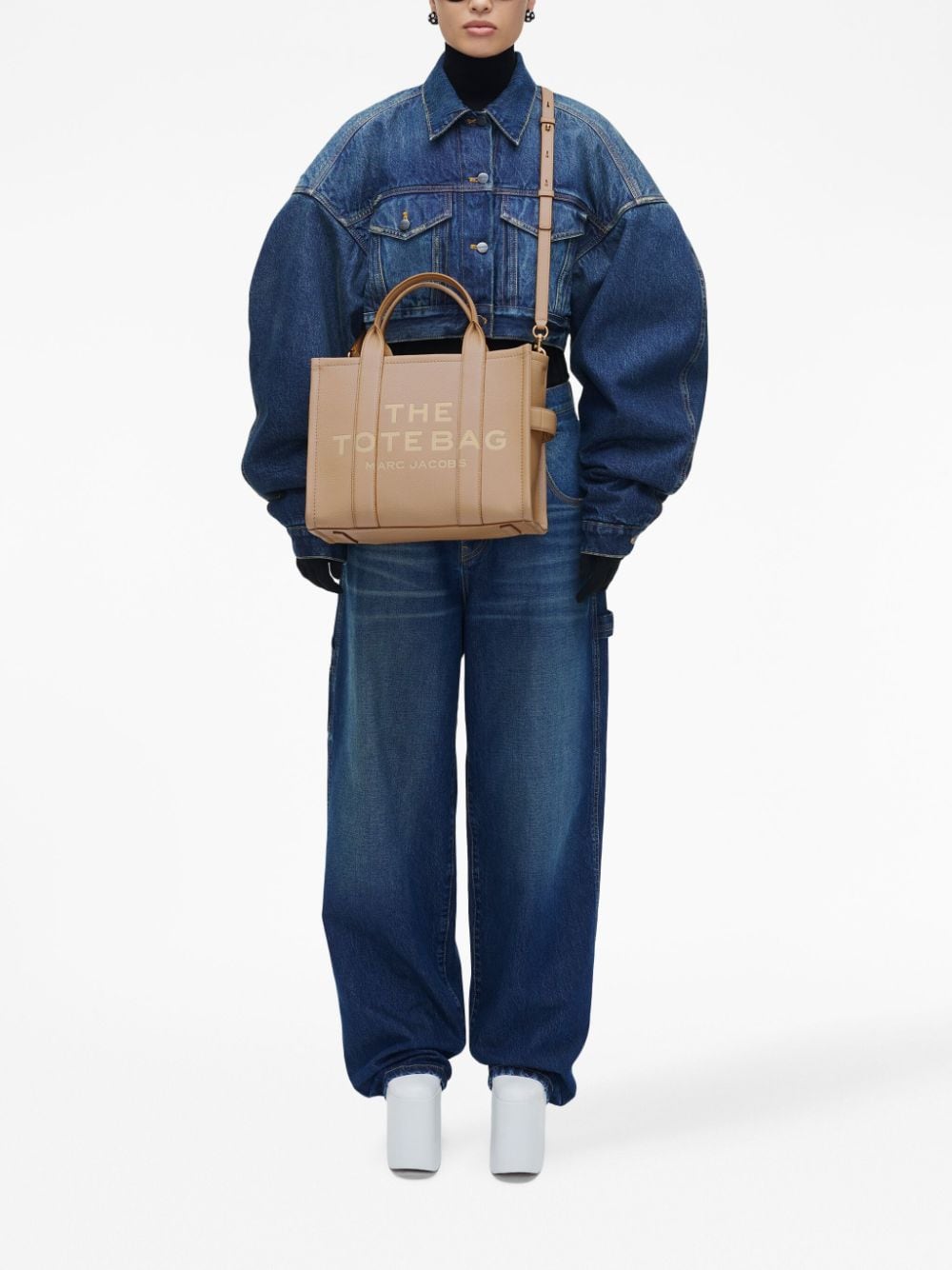 The tote bag medium leather tote