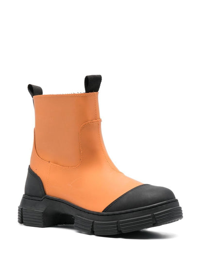 Recycled rubber boots