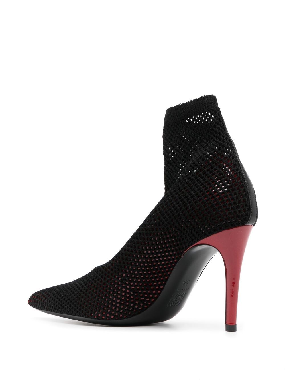 Fishnet pumps