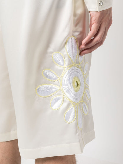 Embroidered flowers shorts