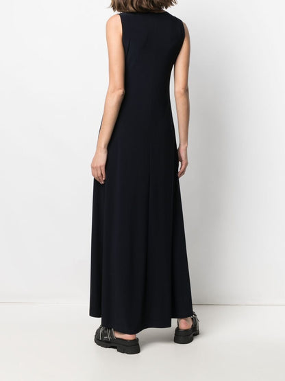 Long sleeveless dress