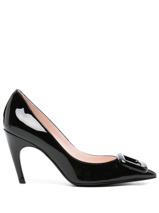 Choc buckle patent leather pumps