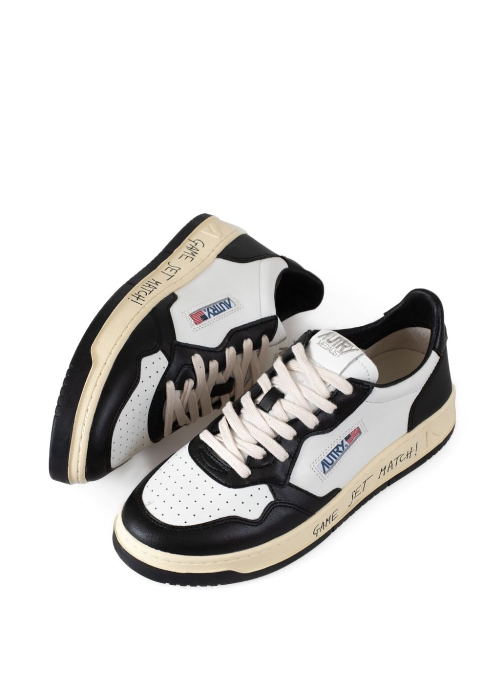 Medalist low leather sneakers