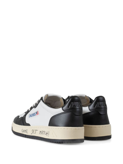 Medalist low leather sneakers