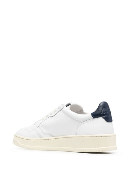 Medalist low leather sneakers