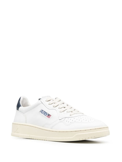 Medalist low leather sneakers