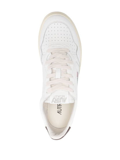 Medalist low leather sneakers