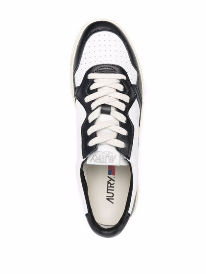 Medalist low leather sneakers