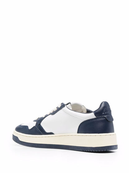 Medalist low leather sneakers