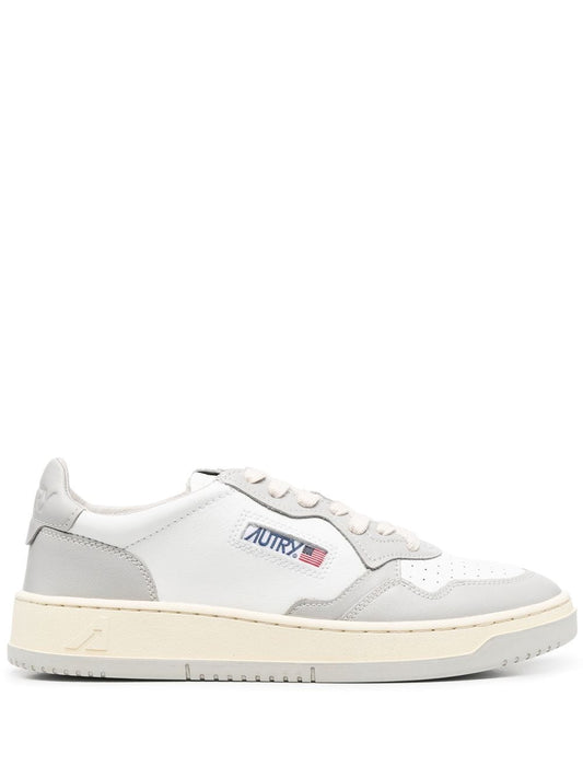 Medalist low leather sneakers