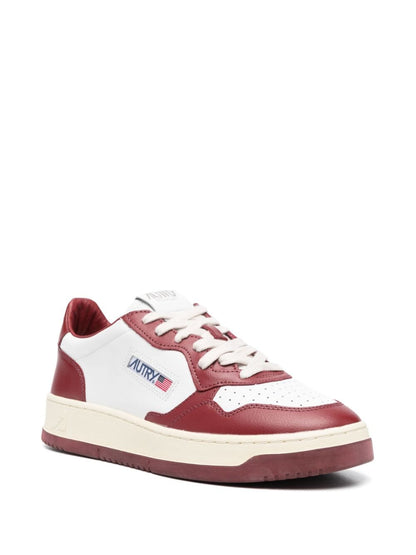 Medalist low leather sneakers