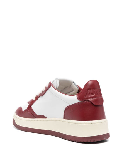 Medalist low leather sneakers