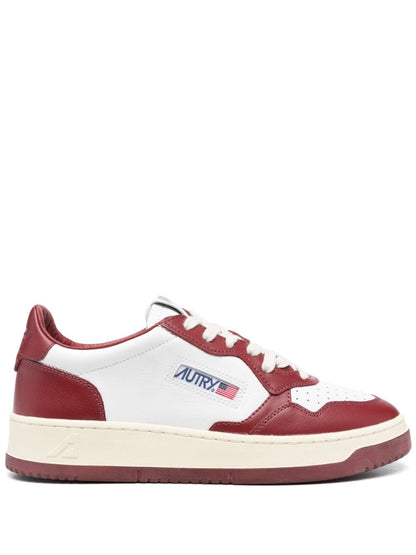 Medalist low leather sneakers