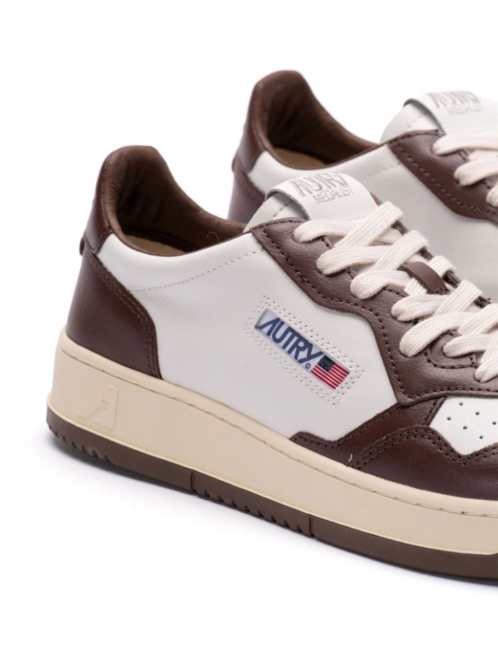 Medalist low leather sneakers