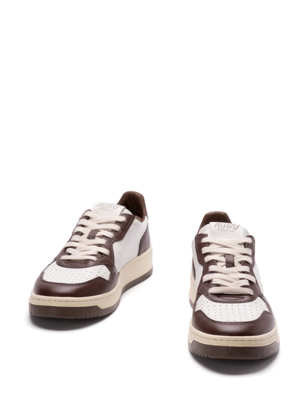 Medalist low leather sneakers