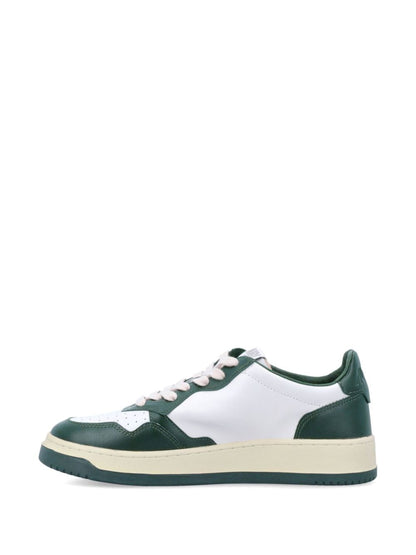 Medalist low leather sneakers