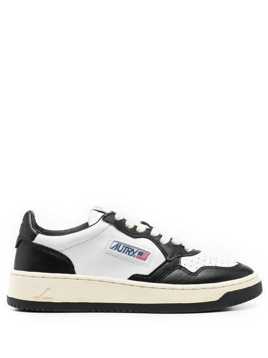 Medalist low leather sneakers