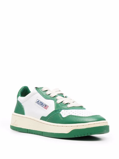 Medalist low leather sneakers