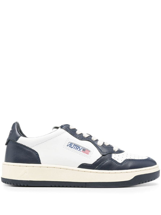 Medalist low leather sneakers