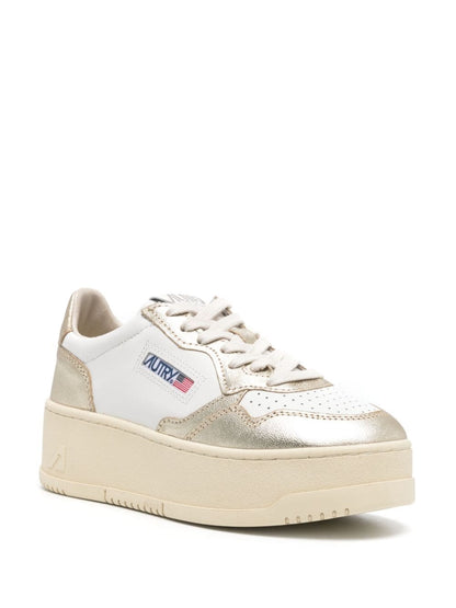 Platform low leather sneakers