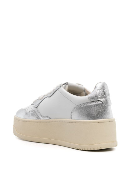 Platform low leather sneakers