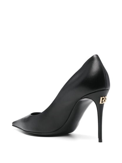 Leahter pumps