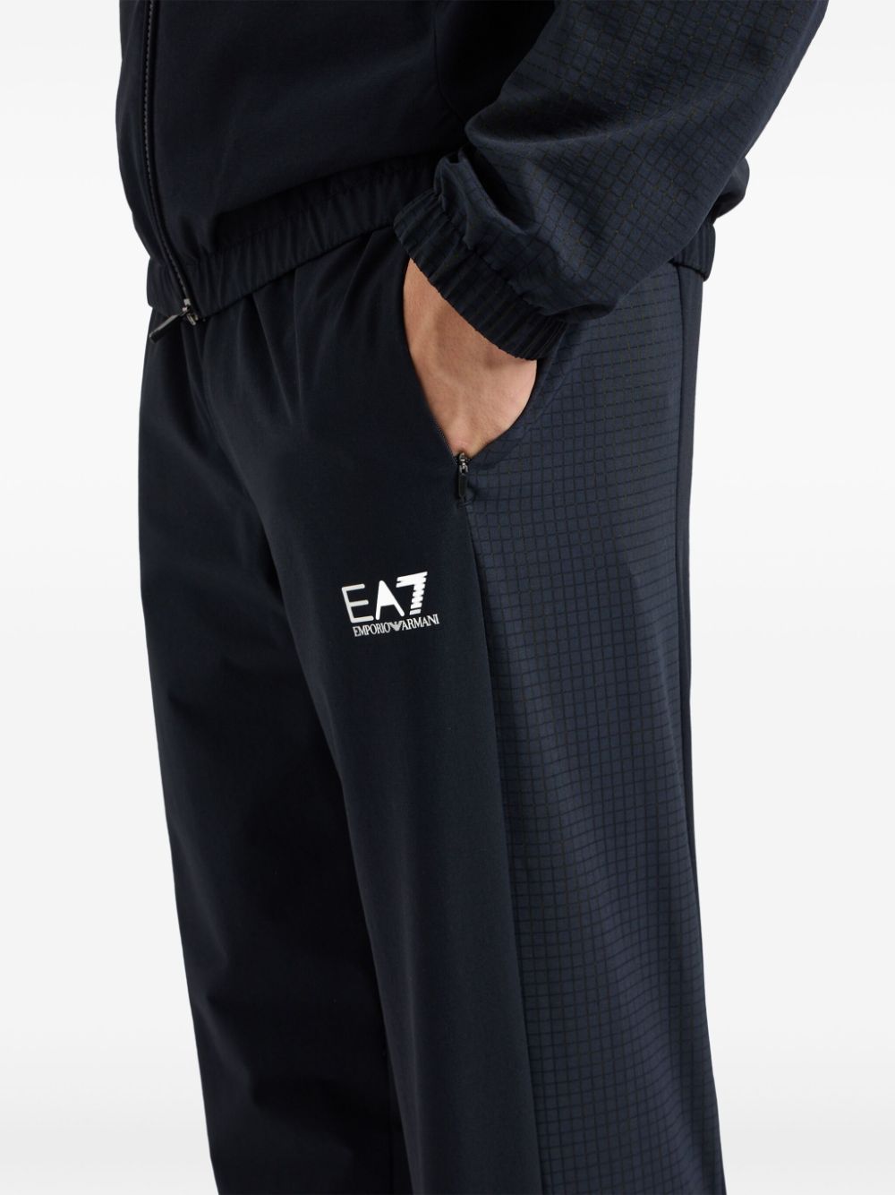 Logo tracksuit