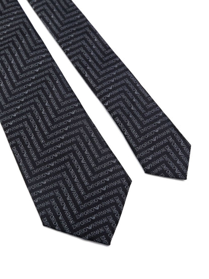 Silk tie