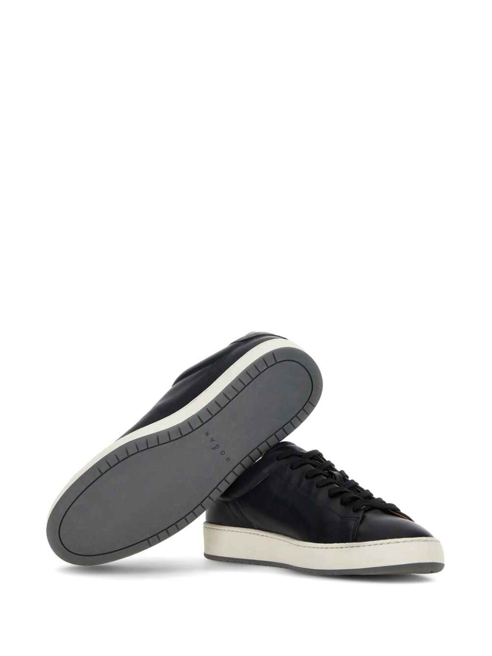 H672 leather sneakers