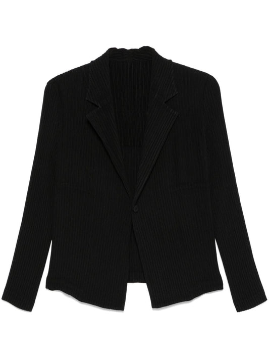 Short single-breasted jacket