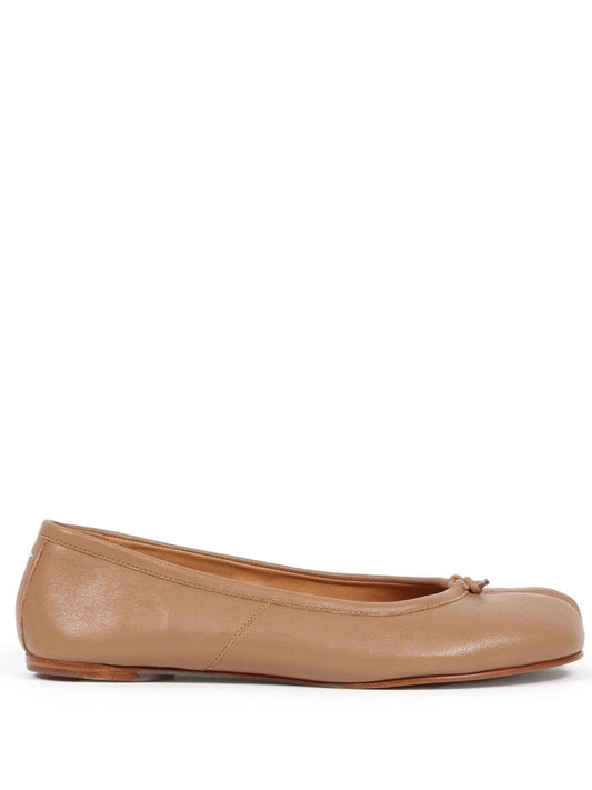 Tabi leather ballet flats