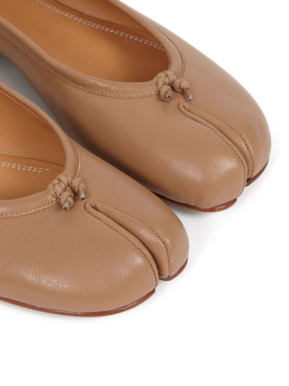 Tabi leather ballet flats