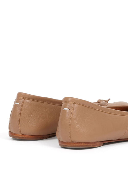 Tabi leather ballet flats