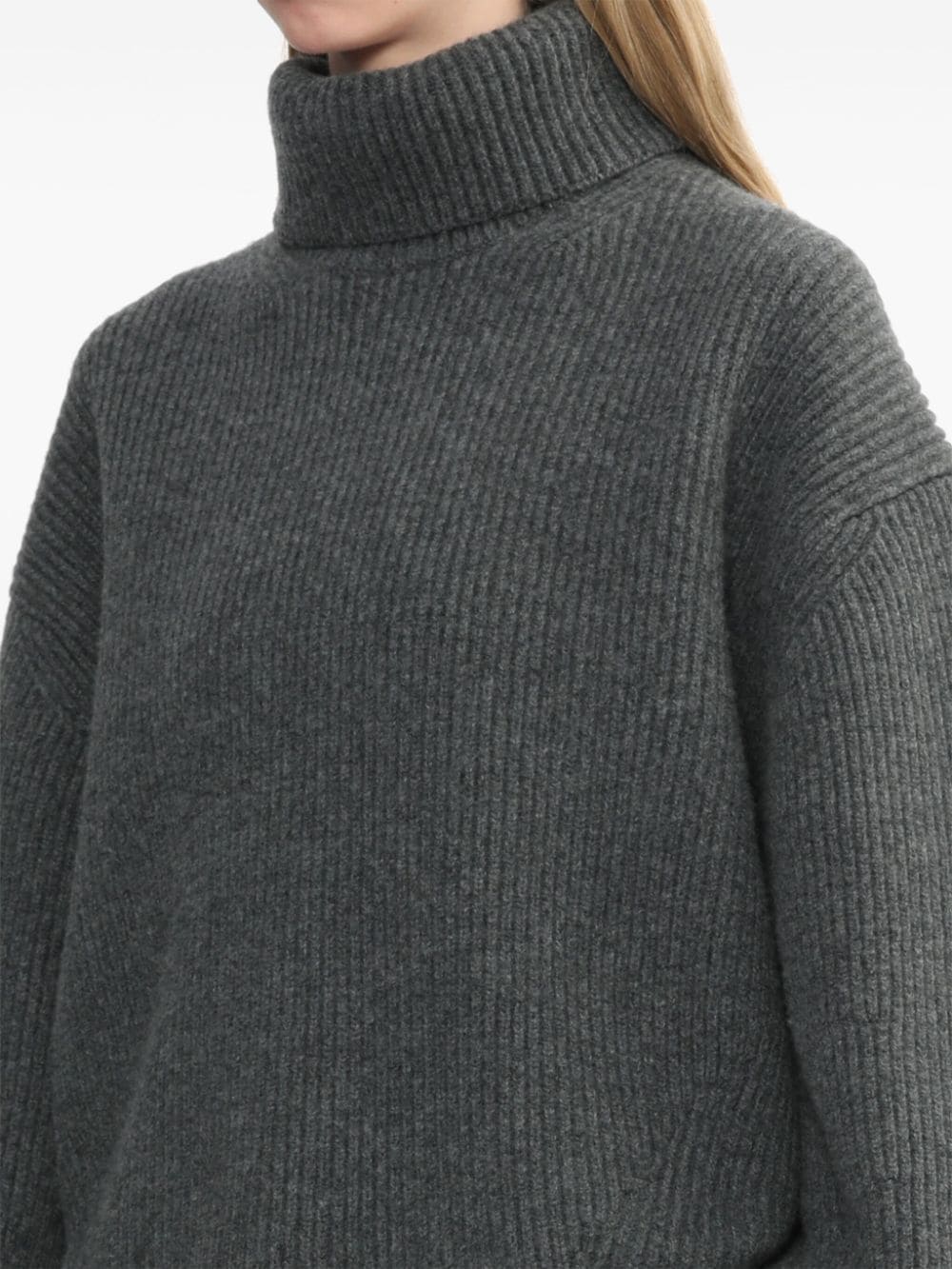 HIGHNECK SWEATER