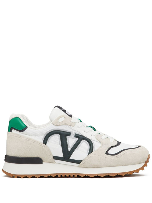 Vlogo pace sneakers