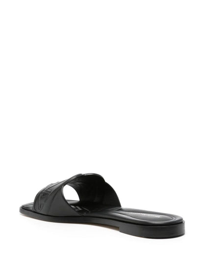 Seal leather flat sandals