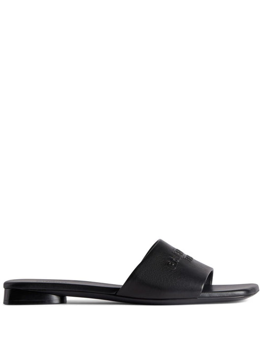 Duty free leather flat sandals