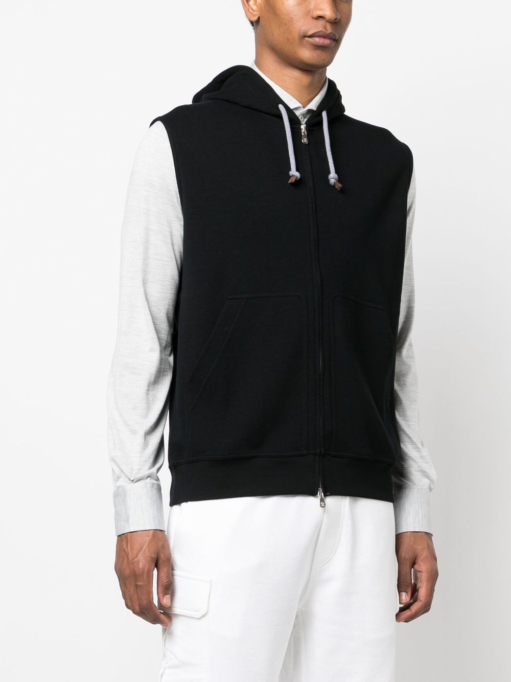 Sleeveless zipped hoodie