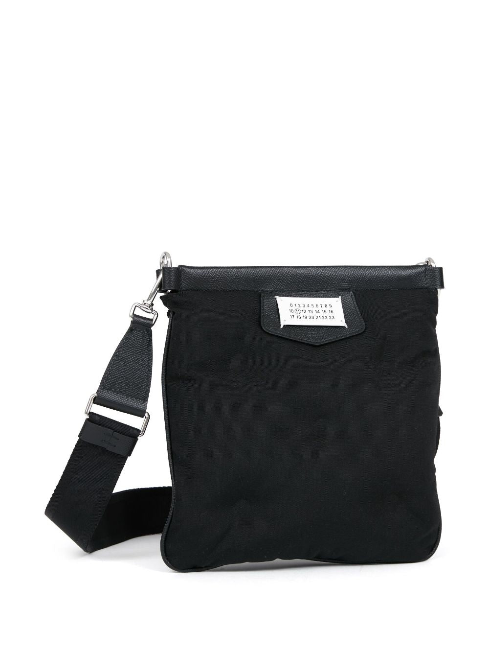 Glam slam sport flat messenger bag