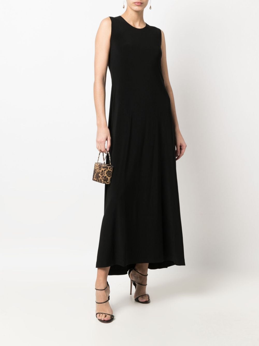 Long sleeveless swing dress