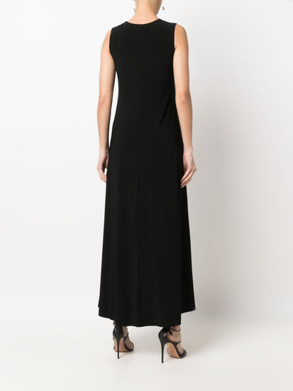 Long sleeveless swing dress