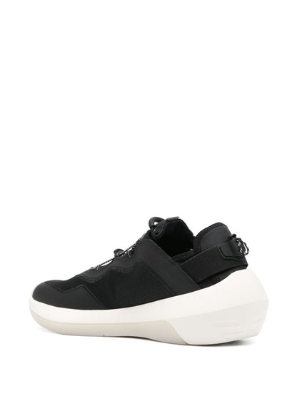 Mesh sneakers