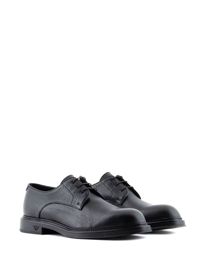Leather laced shoes