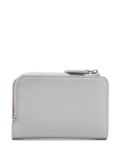 Zipped bifold wallet